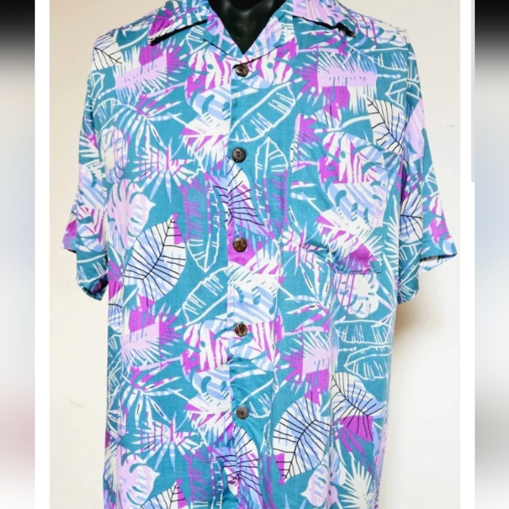 🦋Miami Tropical Leaf Print  Shirt Size XL